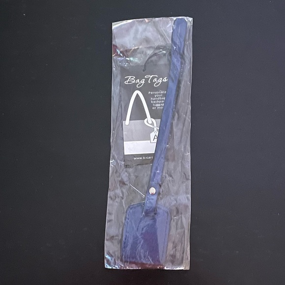 NWT“K•Carroll” Bag Tag, Monogram Letter "I" Navy Blue Bag Tag with "Tan" Letter - Picture 4 of 5